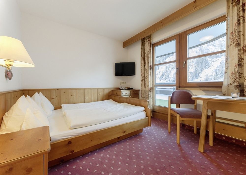 Heart Hotel Grischuna Σανκτ Αντόν αμ Άλμπεργκ Εξωτερικό φωτογραφία