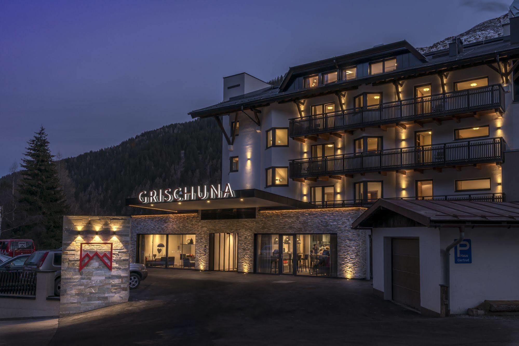 Heart Hotel Grischuna Σανκτ Αντόν αμ Άλμπεργκ Εξωτερικό φωτογραφία